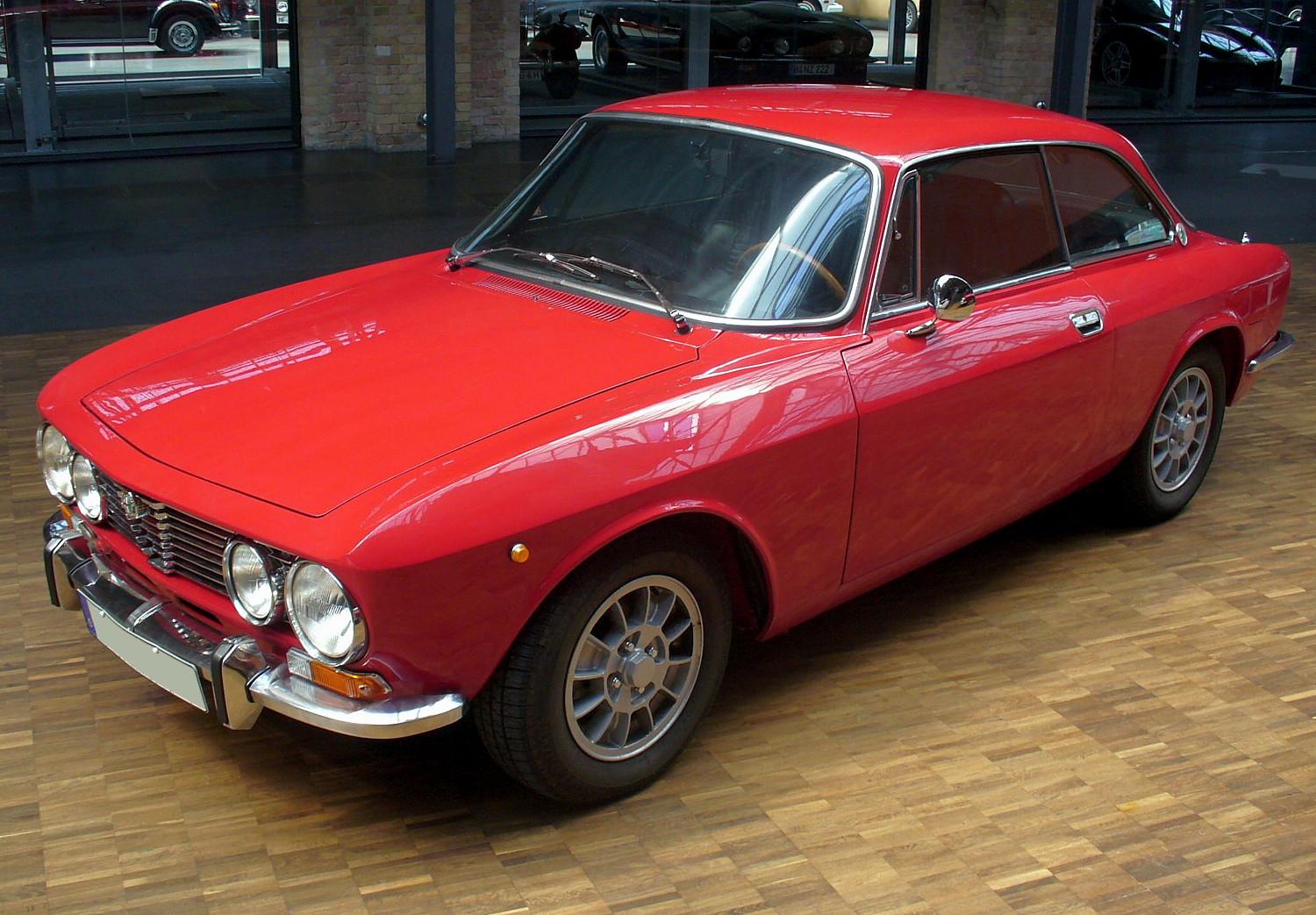 Alfa Romeo 2000GT coupe